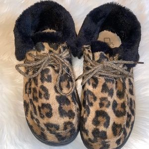 Women's Cheetah Hey Dude Shoes: Size 10